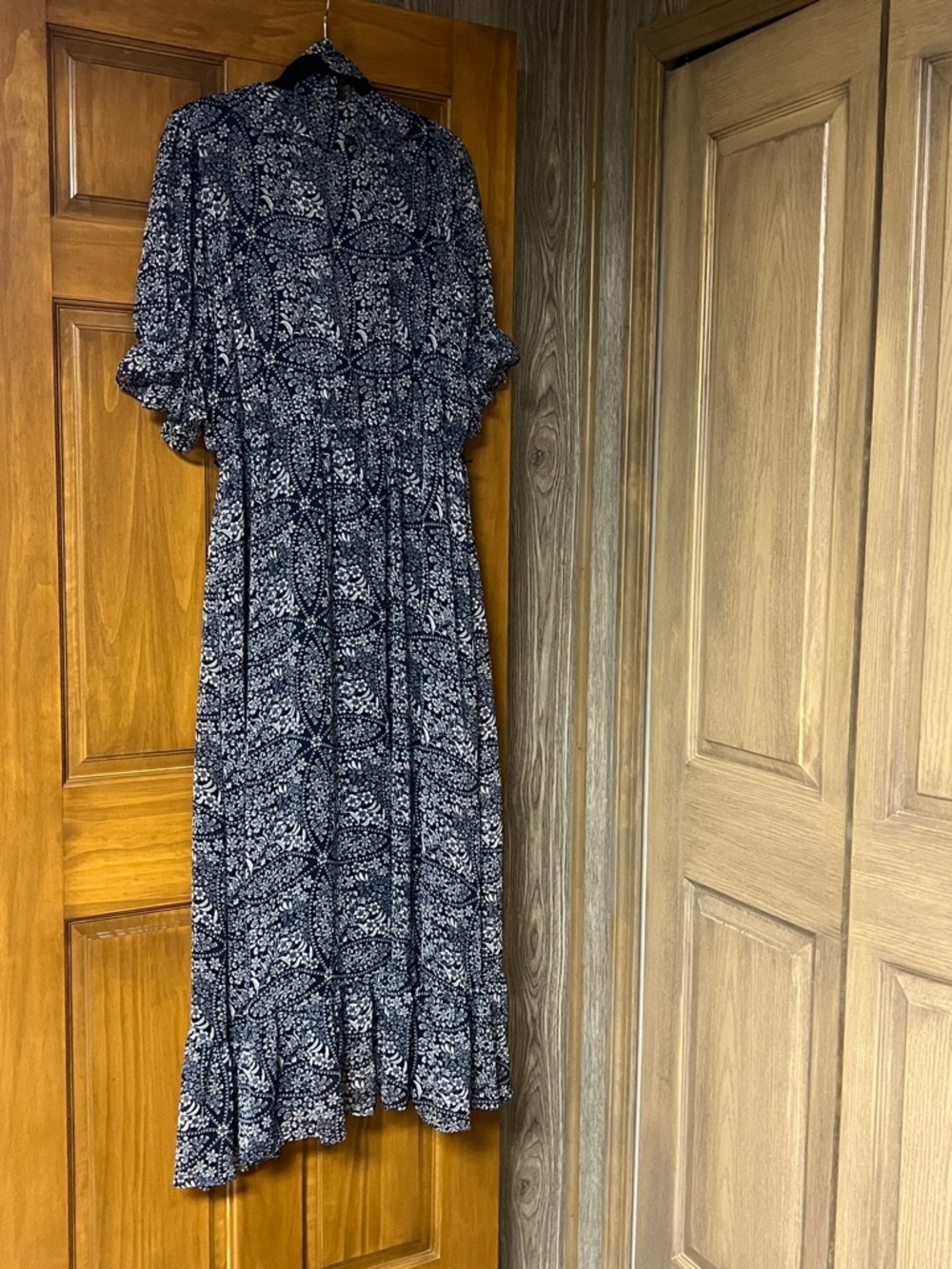 LC Lauren Conrad Navy and White Floral Dress - Picture 5 of 7